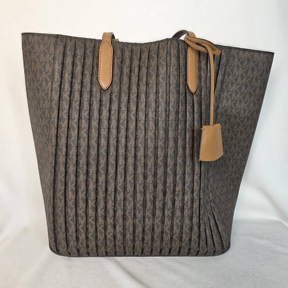 MICHAEL KORS Sinclair Large Pleated Monogram North South Tote Bag.  Excellent - Picture 3 of 10